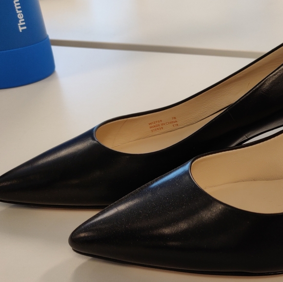 Black Cole Haan Size 7 Kitten Heels - Picture 1 of 2